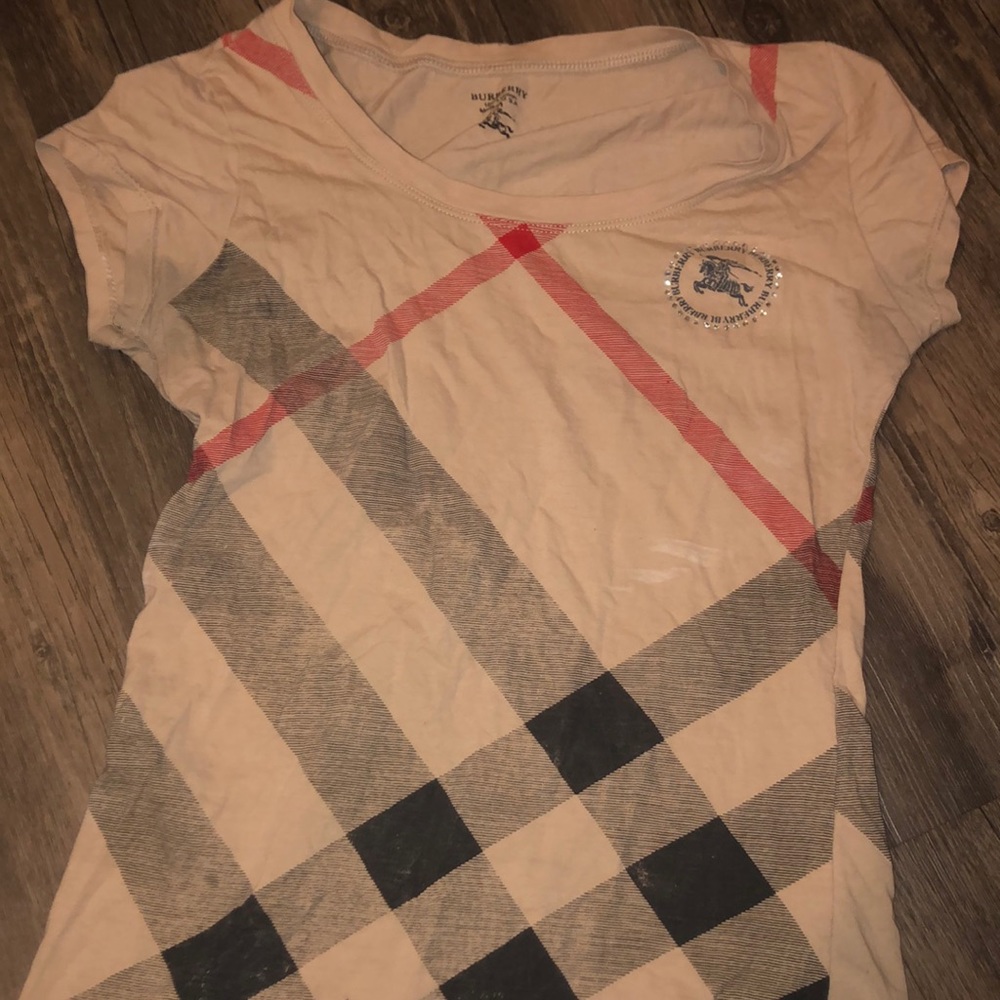 Burberry t shirt